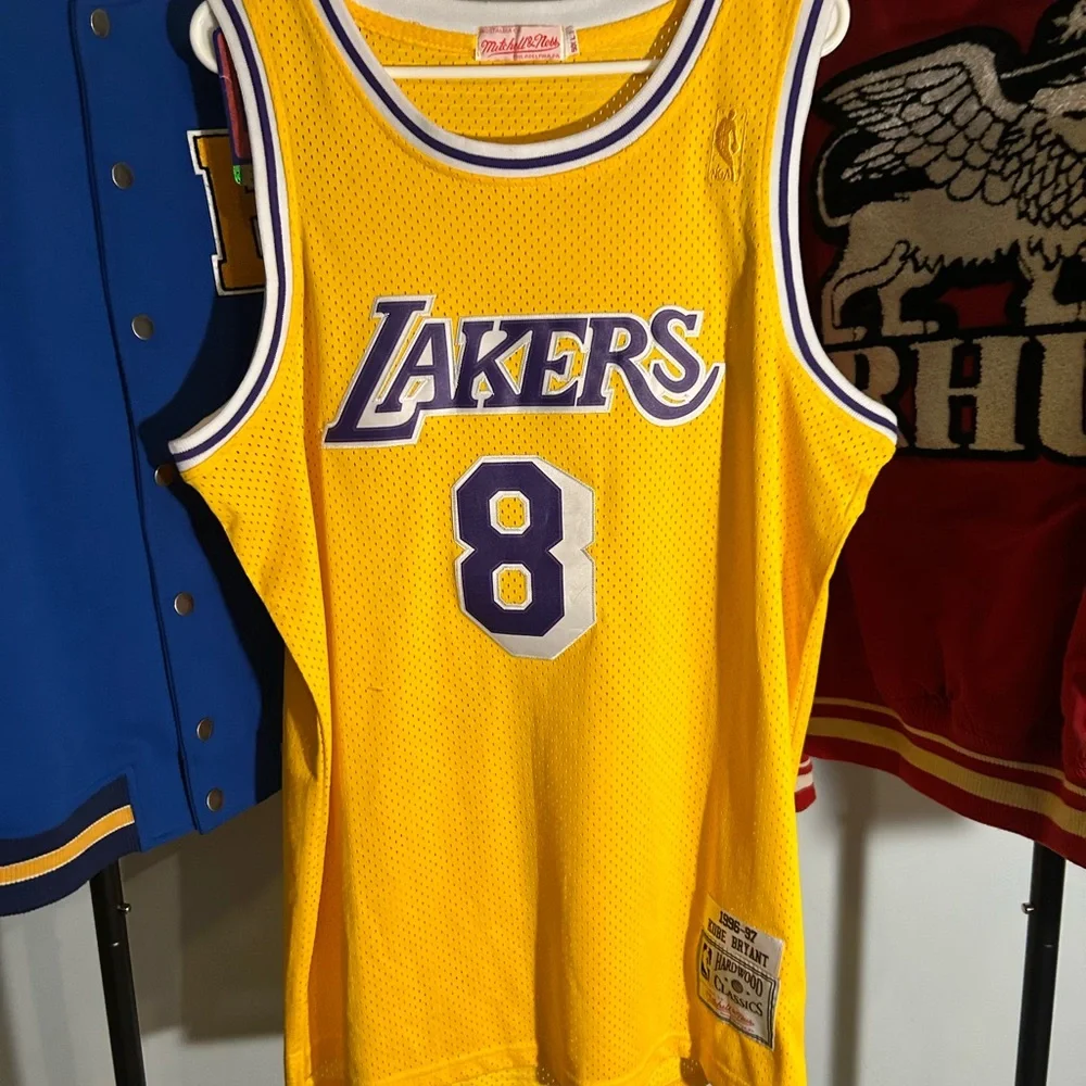 Men's Mitchell & Ness Los Angeles Lakers Kobe Bryant #8 Jersey - Size L - Picture 3 of 5
